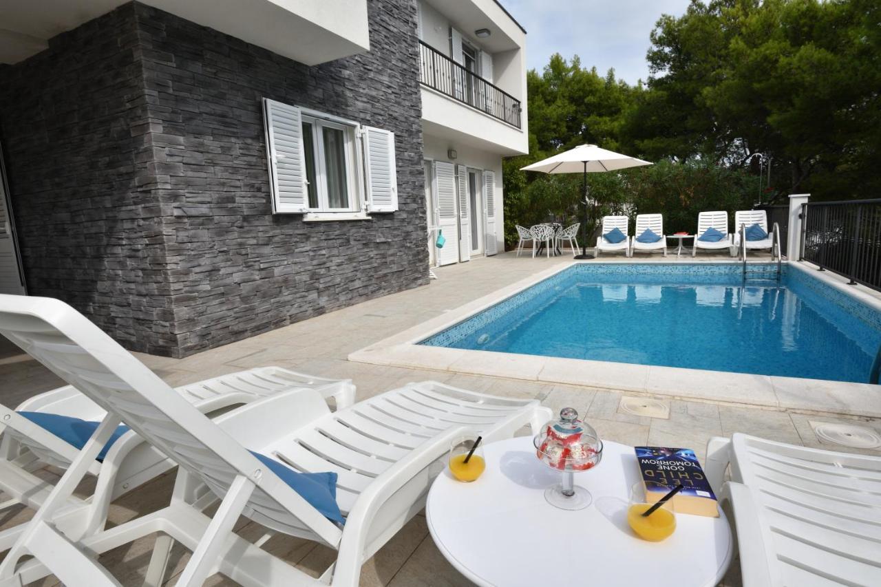 Apartments Nika Примоштен Экстерьер фото