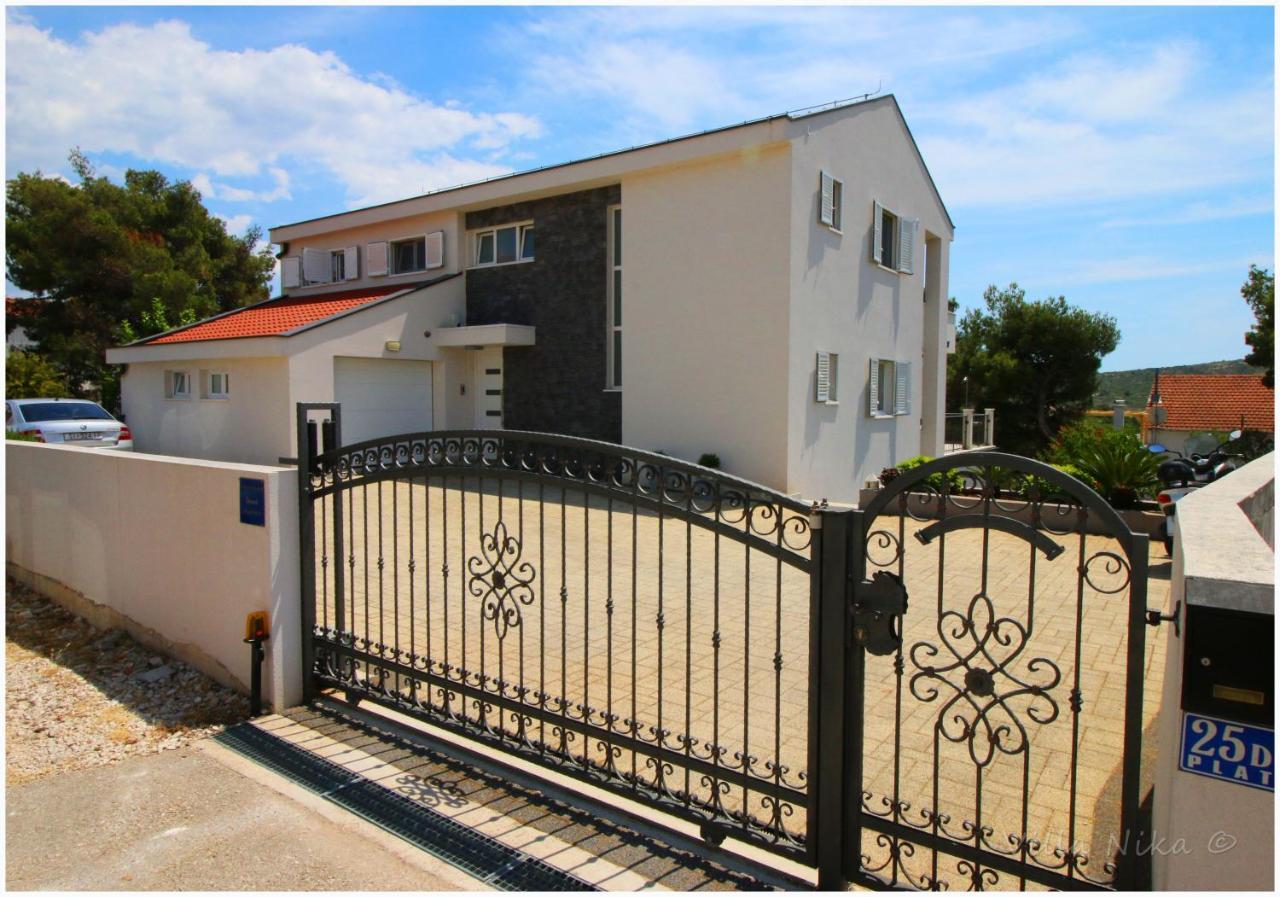 Apartments Nika Примоштен Экстерьер фото