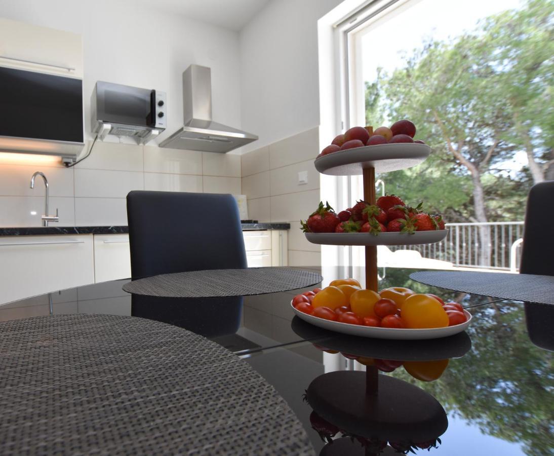 Apartments Nika Примоштен Экстерьер фото